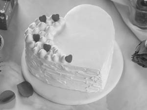 Premium Red Velvet Anniversary Cake