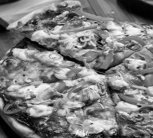 Chicken Hub Special Pizza