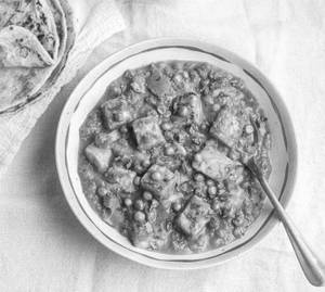 Matar Paneer (300 Gm) With 4 Butter Tawa Roti