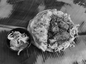 Stuffed Potli Parotha (Chicken Kizhi Parotta )