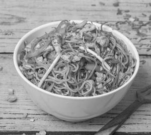 Schezwan Chicken Noodles