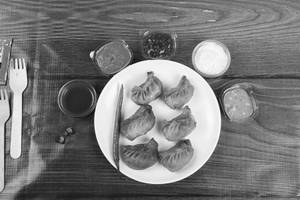 Chicken Schezwan Momos 4pcs