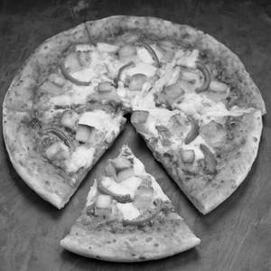 Spice Roasted Paneer Tikka Pizza