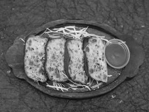 Corn Cheese Garlic Bread (4 Pcs)
