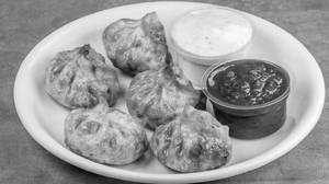 Veg fried momos [8 pieces]
