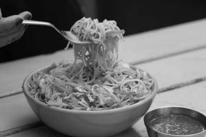Egg Hakka Noodles