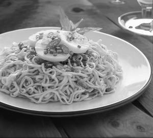 Egg maggie