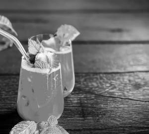 Tender Coconut Strawbery [750 ml]
