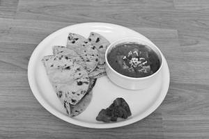 4 Tawa Butter Roti With Paneer Veg