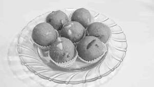 Special Besan Laddu
