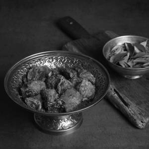 Karuvepillai Chicken