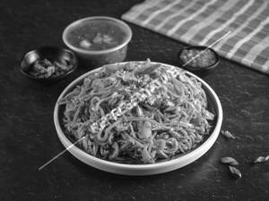 Chicken schezwan noodles