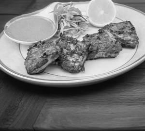 Hariyali Paneer Tikka (6 Pcs)