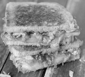 Fried chicken masala sandwich