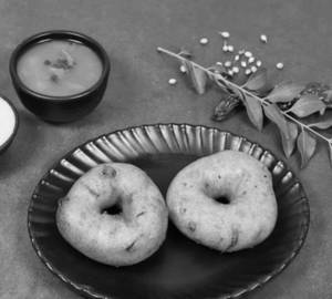 Medu Vada [4 Pieces]