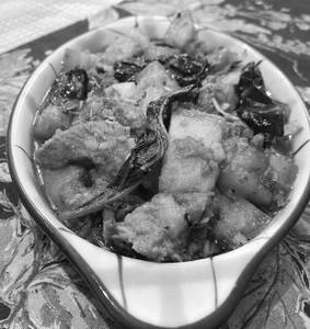 Axone Pork With Bamboo Shoot 