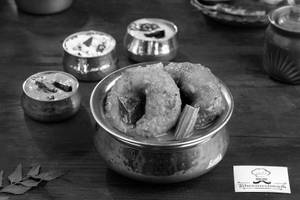 Vada (2 Pcs) With Sambar