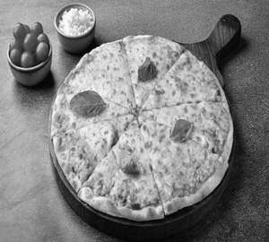 Double Cheese Margherita Pizza