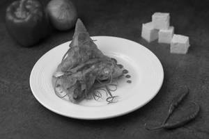 Paneer Butter Masala Samosa (2 Pieces)