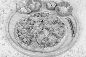 Cheese And Mushroom Pizza