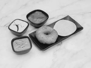 Idli with vada