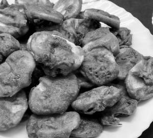 10 -Kuttu  Pakora with curd