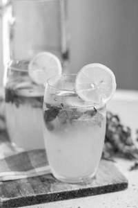 Snowy Lemon Mint Iced Beverage