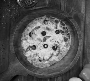 7" Olive Corn Capsicum Pizza