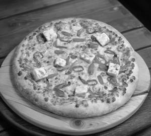 Red Chilly Garlic Pizza