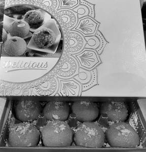 MOTICHUR   LADOO [12 PC GIFT BOX  ]