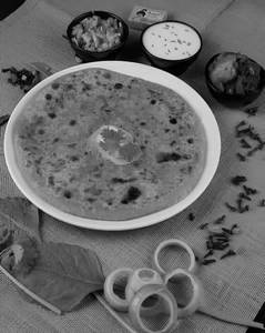 Pyaz Paratha With Sabzi Combos