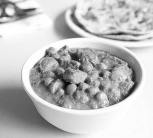 Mushroom Matar + Laccha Paratha  2 Pcs