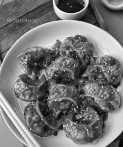 Chilli chicken momos [8 pieces]