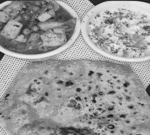 3 Roti Aloo Matar+pickle+green Salad