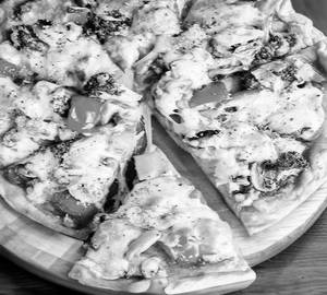 Fresh Veggie Pizza (Medium)