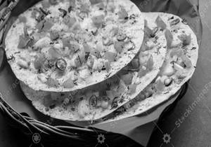 Masala Papad (2 Pcs)