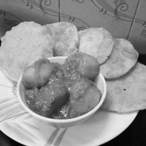 Radhaballavi (2 pcs) + aloo dom + misti