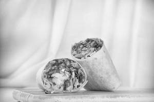 Hummus And Chicken Wrap [2 Wraps]
