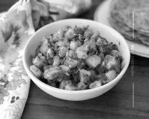 Aloo Ni Suki Bhaji