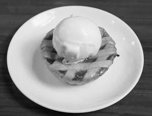 Apple Pie With Vanilla Ice Cream