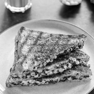 Spinach And Corn Sandwich