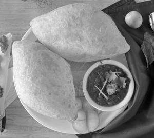 Chola Bhatura            