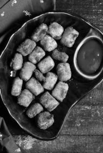 Chilli Potato Balls (8 Pcs)