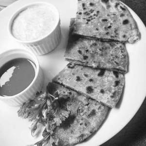 Aloo Gobi Paratha 2 Pcs With Curd And Pickle