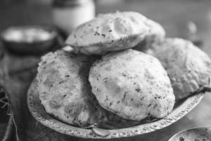 Methi Poori [4 Pieces]