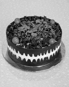 Eggless Black Forest Cake(500gm)