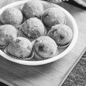 Laddu Goond (1 Pc)
