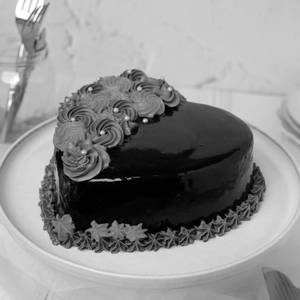 Valentine Special Heart Brown Red Rose Cake 
