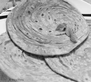 Lachedar Pudina Paratha ( dESI GHEE )