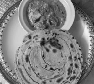 Kadhai Paneer + 2 Laccha Paratha + salad + achar